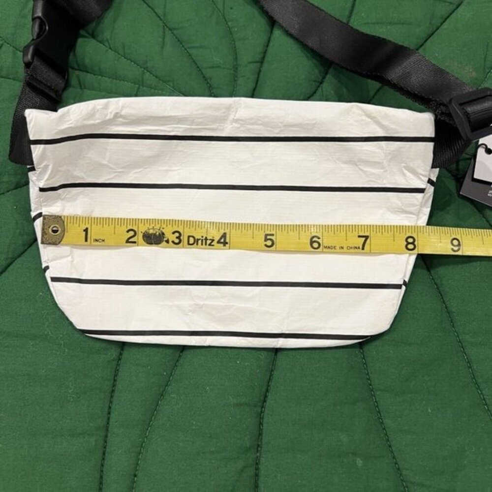 Aloha Collection White Black PinStripe Hip Pack - Picture 4 of 7